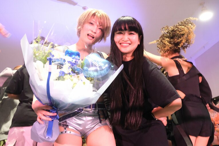 「他では見られない安納サオリだった」人気女子レスラー“3試合出ずっぱり”の凱旋興行に密着「体重が4kg減って…そりゃそうですよね」(58)