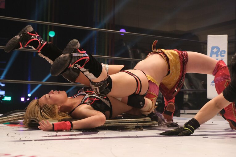 殴り続けた鈴季すず、抱きしめたジュリア…スターダムリーグ戦“最大のカード”は何を残したか？「本当の姉妹」「憎しみは晴れた」(70)