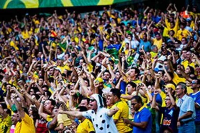 夜中の救急病院、ブラジルのトラウマ、そしてフットボールしかない小さな国。 (9)