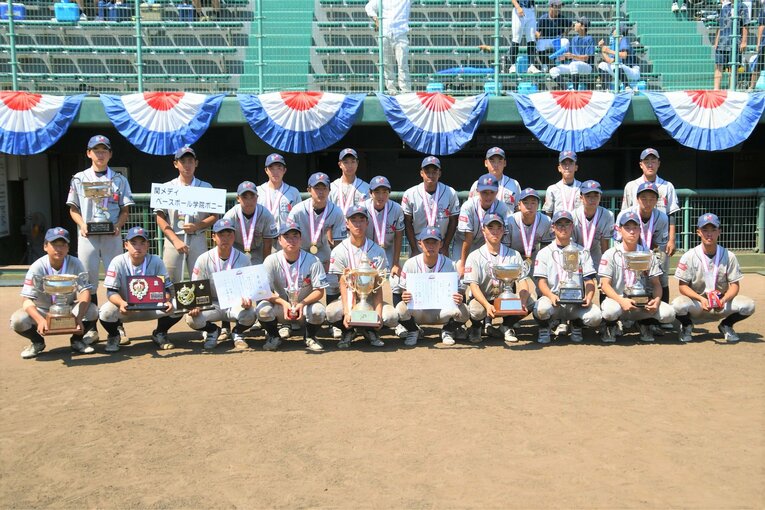 4月から転籍した「ポニーリーグ」の全日本選手権で優勝した関メディベースボール学院／写真提供：関メディベースボール学院）