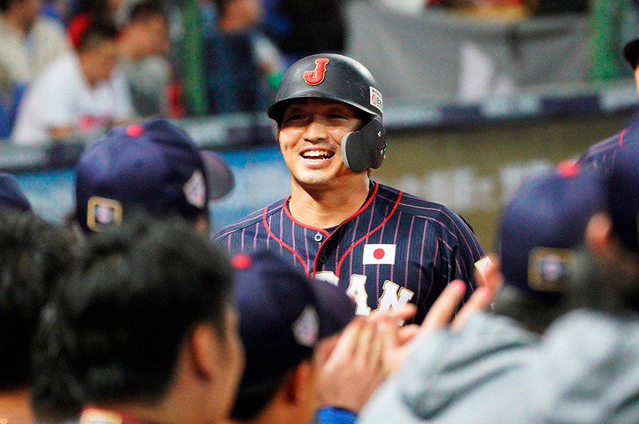 鈴木誠也の豪打を支えるアシックスの技術。日本を頂点へ導け!