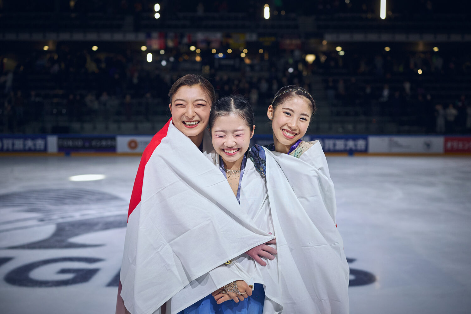 表彰台独占となった日本勢。左から坂本花織、中井亜美、住吉りをん ©Getty Images