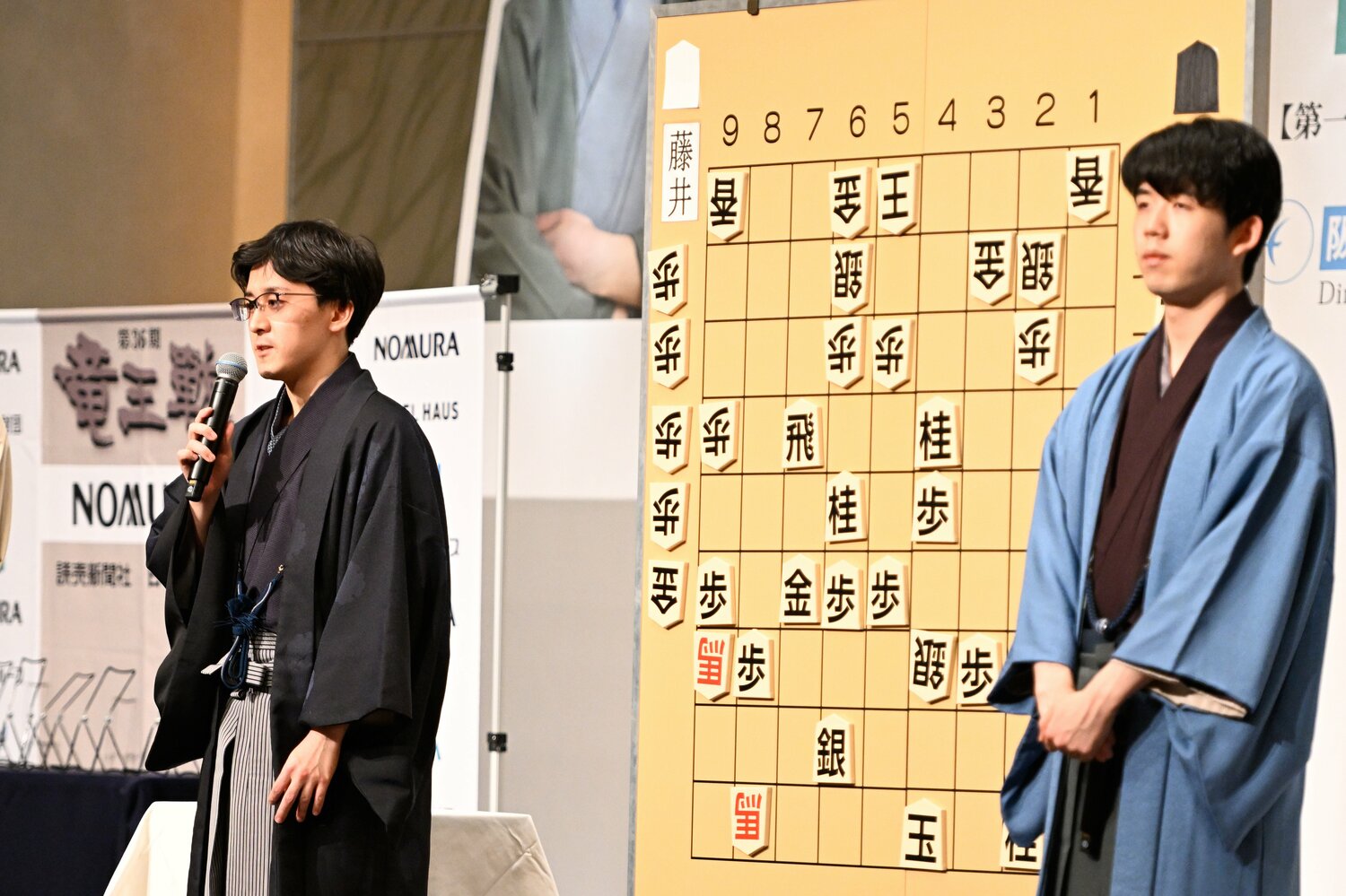 伊藤は竜王戦、棋王戦に続く3度目のタイトル戦挑戦で藤井相手に初勝利を飾った　©Keiji Ishikawa