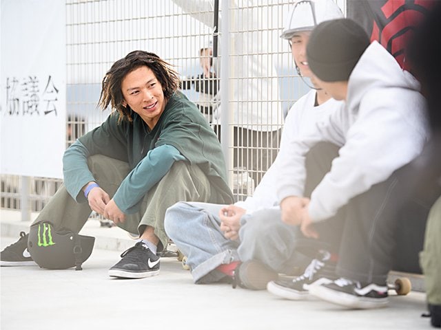【激安！】15万相当‼️美品☆平野歩夢選手同ブランドも♪ すぐ使えるボードセット スケボーではいま日本の4番手。平野歩夢は五輪より「楽しむこと