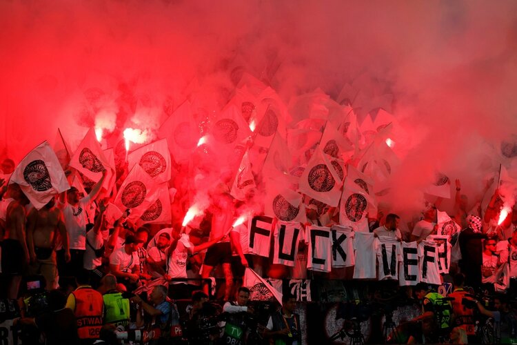 鎌田　実使用　スパイク　フランクフルト 鎌田大地の号泣と“日の丸スパイク”に思い出す4年前の「カタールW杯には