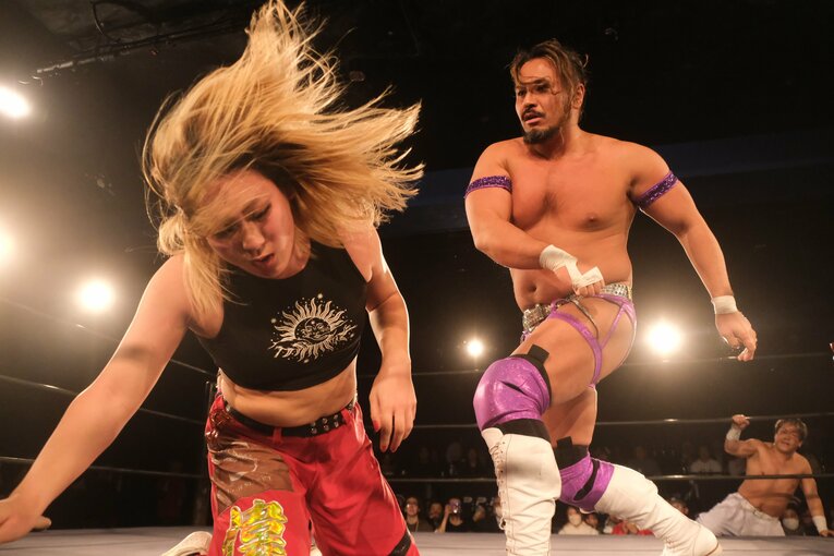 「私なんて“女もどき”なんじゃないか」タイで性別適合手術を受けたトランスジェンダー女子レスラー…エチカ・ミヤビがリングで流した涙の意味(17)