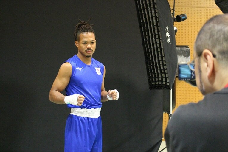 岡澤セオンを撮影する福田直樹　©Number Web