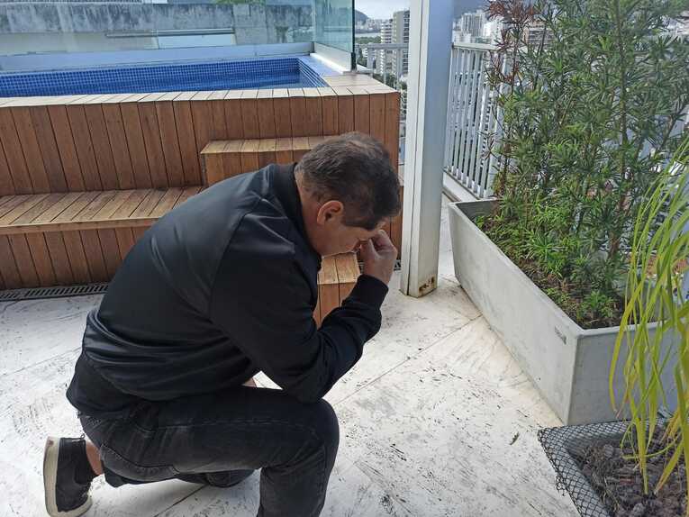 ビスマルク53歳のお祈りポーズを全方位から見る（全5枚／2枚目）　©Hiroaki Sawada