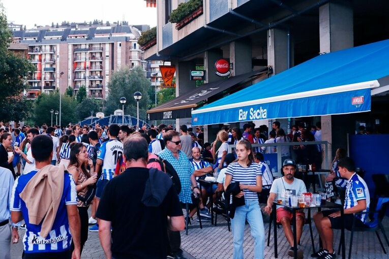 久保建英は「2ケタ得点」狙えるのでは…名手シルバと“精度の差”はあれど、カメラマンが感じたワケ〈バルサ戦好守で同点弾の起点〉(7)