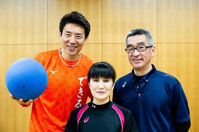 修造さん、天摩さんと、日本ゴールボール協会の増田徹理事。 ／ photograph by Yuki Suenaga
