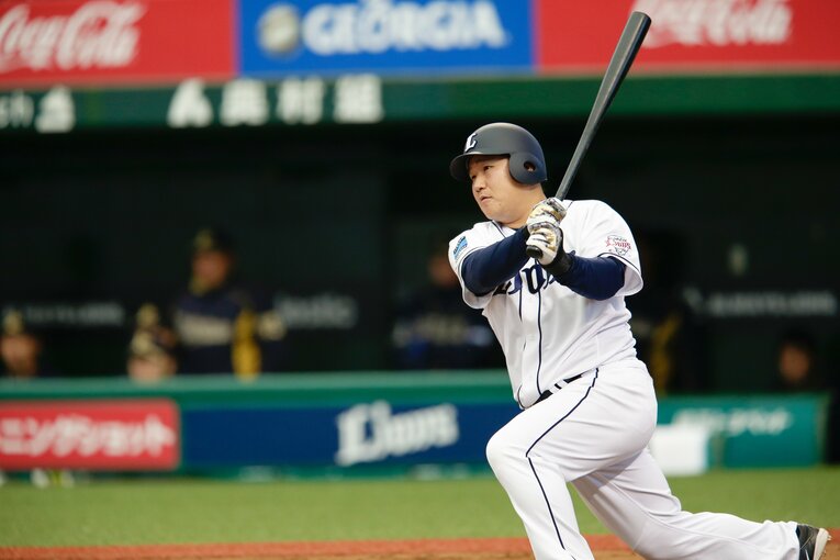 「サンペイ、三振してもいいからさ」“おかわりくん”ブレイク前夜の西武・中村剛也を救った言葉《祝・史上14人目の450本塁打》(84)