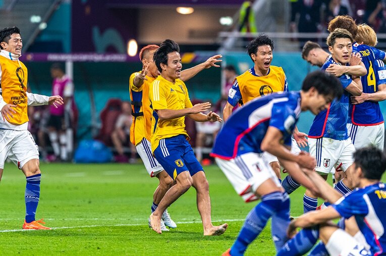 カタールW杯ドイツ戦に勝利したときの日本イレブン　©Takuya Sugiyama/JMPA