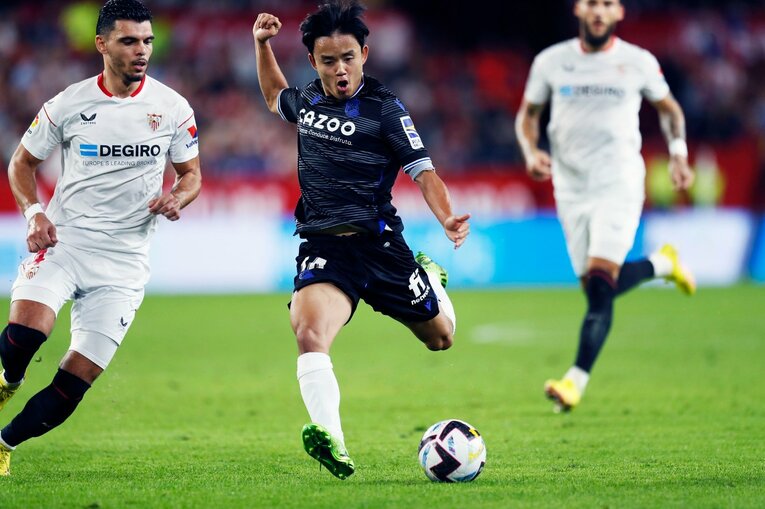 久保建英「脱臼ケガ明け緊急出場」を撮った…W杯へ頼もしい攻撃力と“激論”、気になるのは“ほぼ90分プレー時の疲労感”(51)