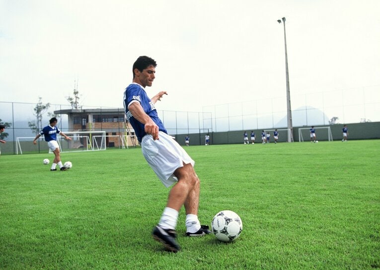 鹿島時代のジョルジーニョ　©Sports Graphic Number