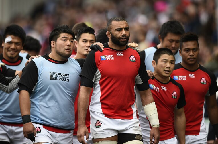 2015年W杯、主将リーチマイケルを先頭にロッカールームに戻る日本代表　©︎Reuters/AFLO