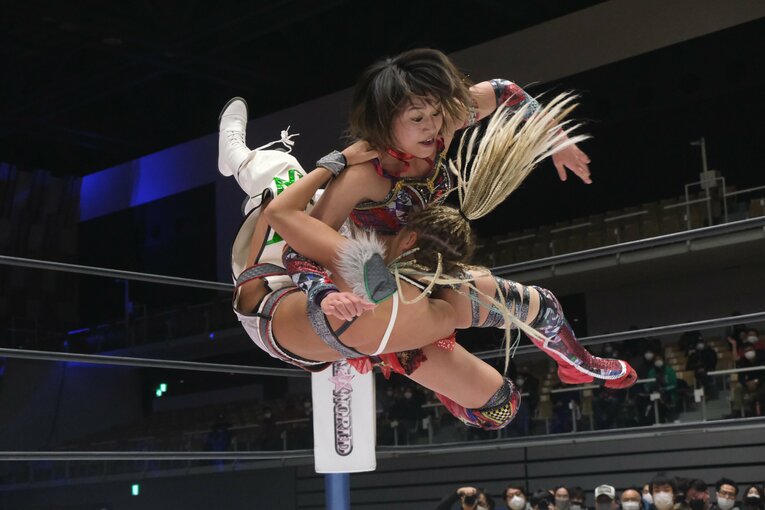 朱里とジュリア、“赤いベルト”戦を前にタッグ解散…スターダムを大きく変える「容赦なし」の対決とドンナ・デル・モンド結成秘話(19)