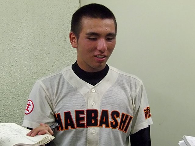 2／3）外野4人シフトを破る群馬の強打者。前橋工・原澤健人を甲子園で