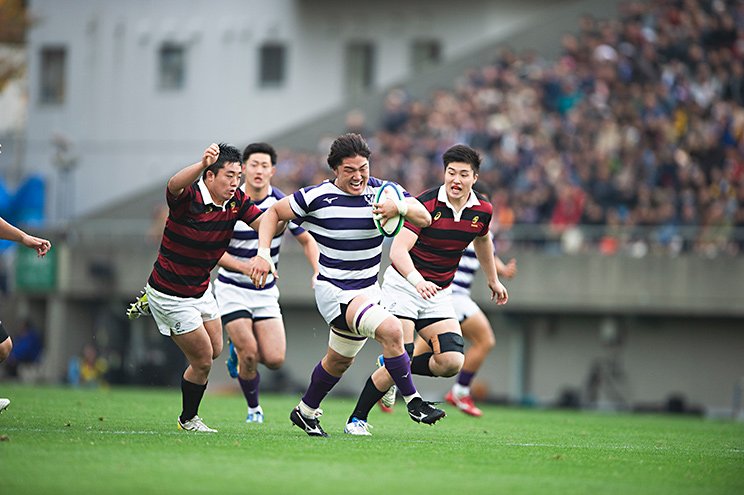 アタックでもディフェンスでも、機敏な動きできっちりと仕事をこなす　©Yuki Suenaga