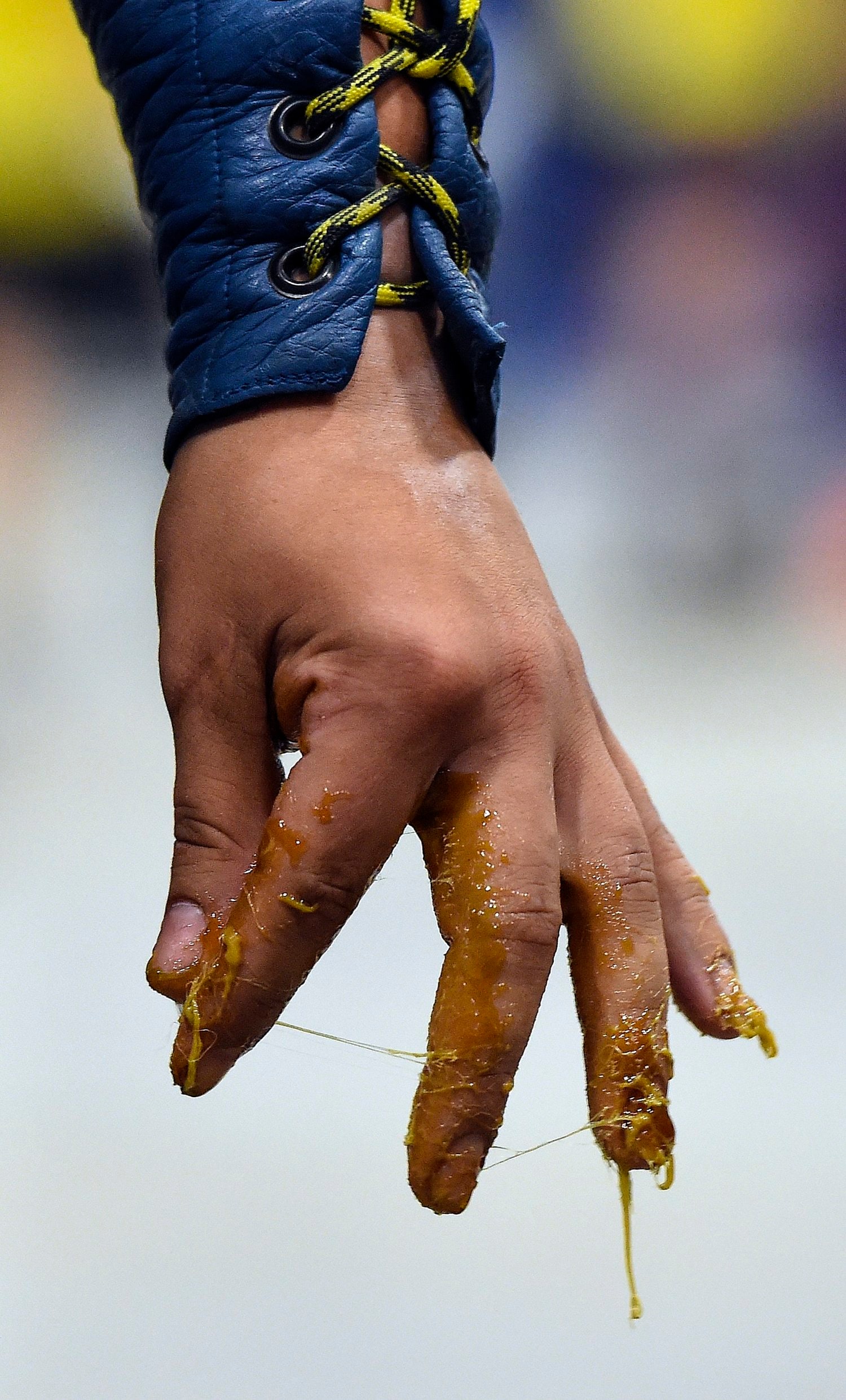 これが「スパイダー・タック」の実物。まるでボンドのごとき質感だ ©Getty Images