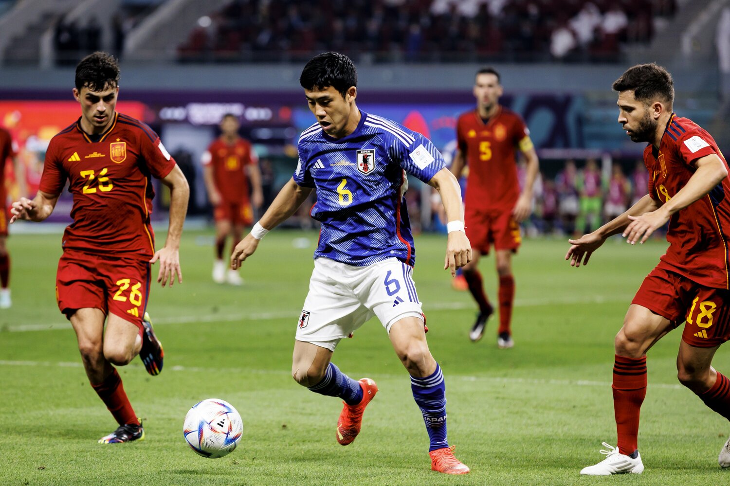 終盤にクローザーとして投入された遠藤　©Kiichi Matsumoto/JMPA