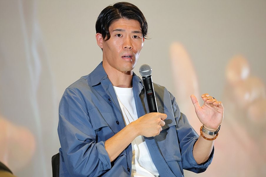 ケガ人続出サッカー日本代表DF…W杯へのカギはやはり冨安健洋では「余裕を持つ、は言い過ぎかもですが」遠藤航イベントで語った“守備センス”＜Number Web＞ photograph by 「月刊・遠藤航 The REAL PICK UP MATCH」提供