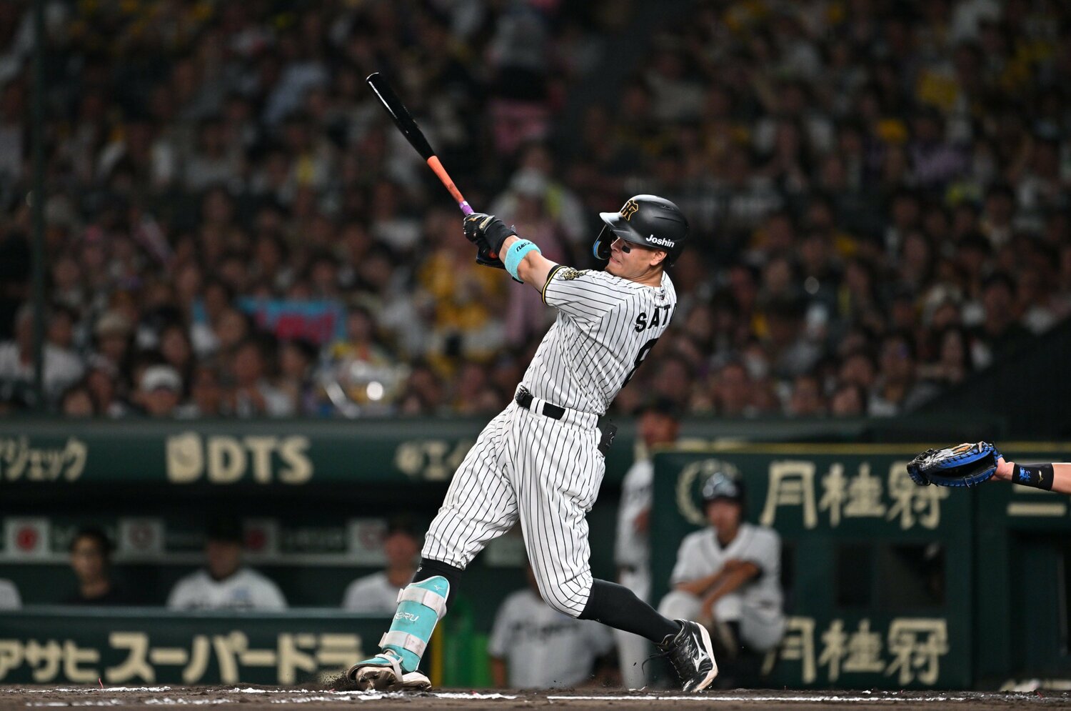 阪神・佐藤輝明が「プロ5年目で初めてLINEにすぐレスしてきた」大学恩師が驚いた“好調の自己分析”とは…「フォームの理解が深まった」!?＜Number Web＞ photograph by Hideki Sugiyama