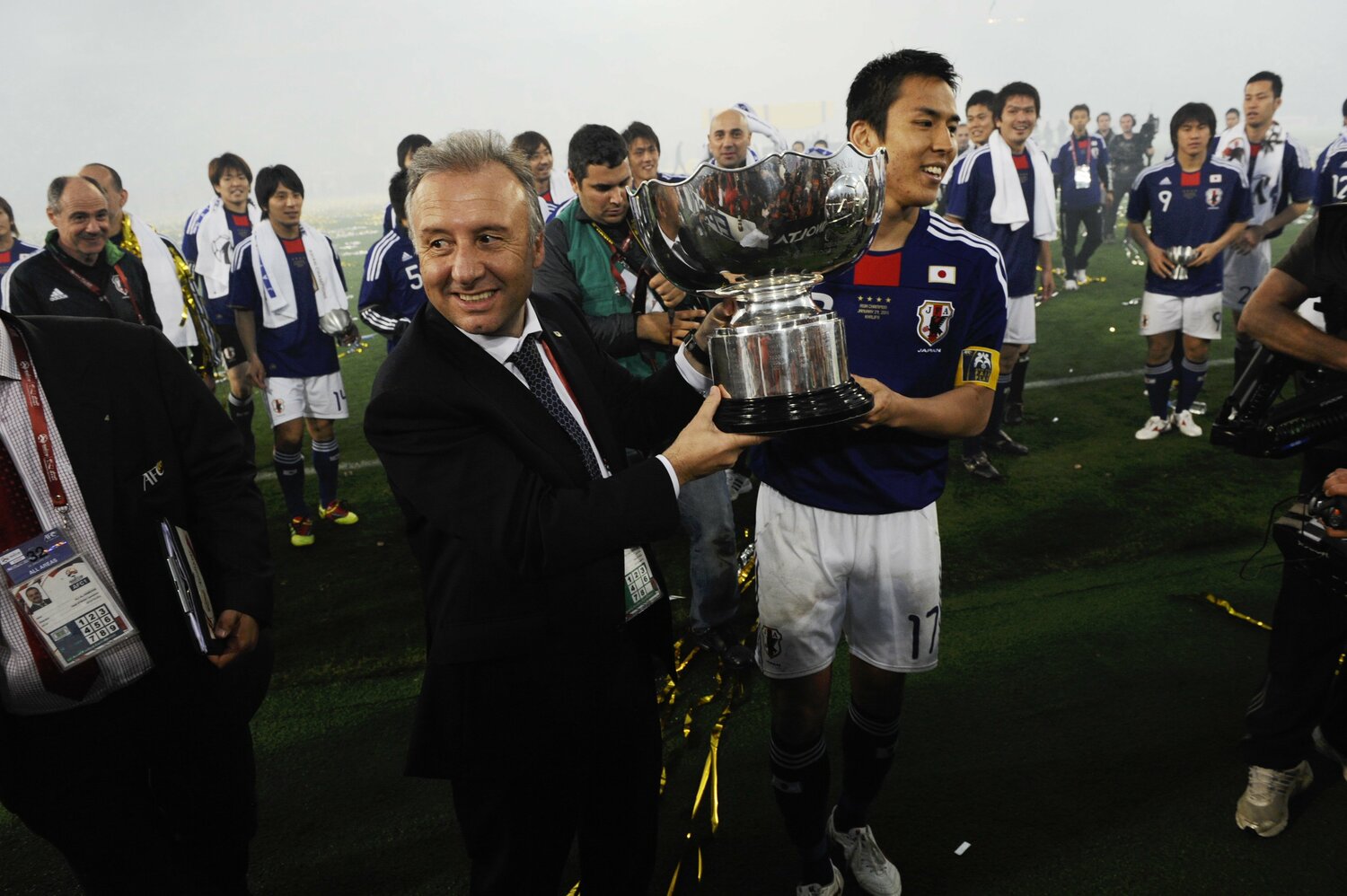 2011年アジア杯、ザッケローニ監督と長谷部誠　©Takuya Sugiyama