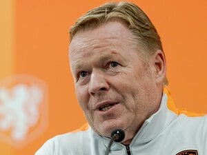 「得点王ウエダ、良いFWだ」「我々の日本代表分析にメリット」W杯オランダ監督がホンネで語るF組分析…スウェーデンもチュニジアも「タフ」なワケ