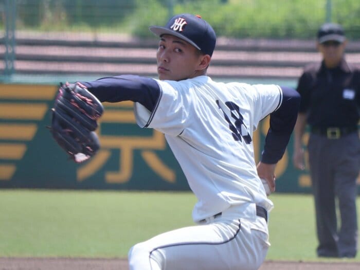 高校では「無名の内野手」がなぜ大学で「156キロ右腕」に変貌？ ドラフト会議で衝撃の1位指名…花園大“史上初のプロ野球選手”21歳「異色の履歴書」＜Number Web＞ photograph by Fumi Sawai