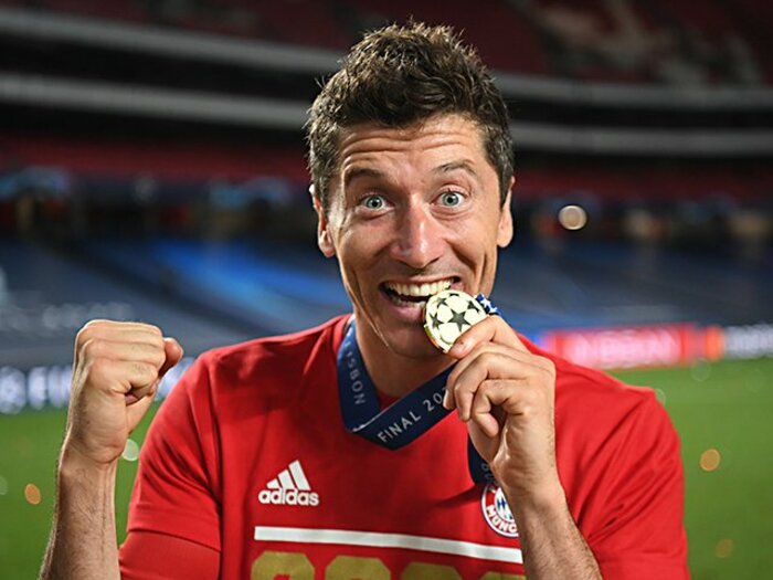 レバンドフスキ、ノイアー達の献身。バイエルンの凄みと監督のビデオ。＜Number Web＞ photograph by Getty Images