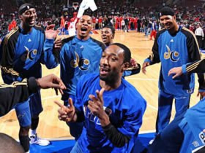 笑って許されなかった、アリーナスの銃所持事件。~NBA屈指のPGが出場停止に~<Number Web> photograph by NBAE/Getty Images