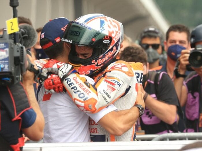 【絶対王者復活】左回りのドイツGPで発揮された「ライバルに勝つことを諦めさせる」マルケスの強さの本質とは＜Number Web＞ photograph by Satoshi Endo