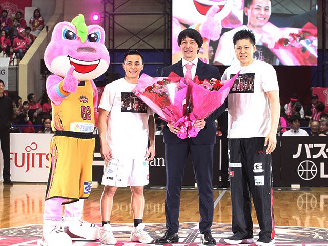 富樫勇樹の原点は恩師の言葉。「バスケ界のカズになれ」 - Bリーグ