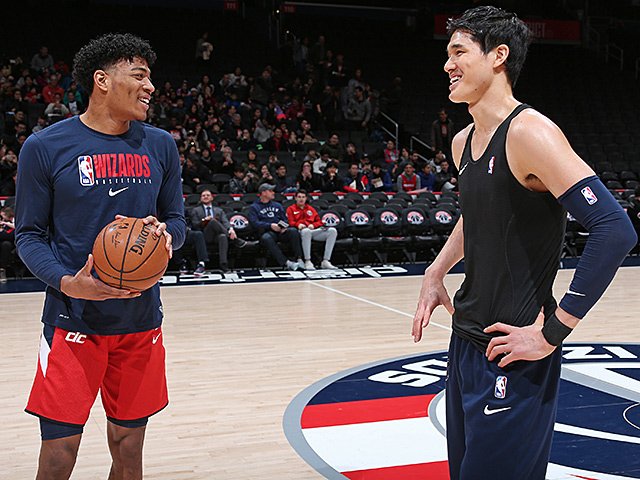 八村塁「日本人として誇りに思う」渡邊雄太とNBAのコートに立つ意義