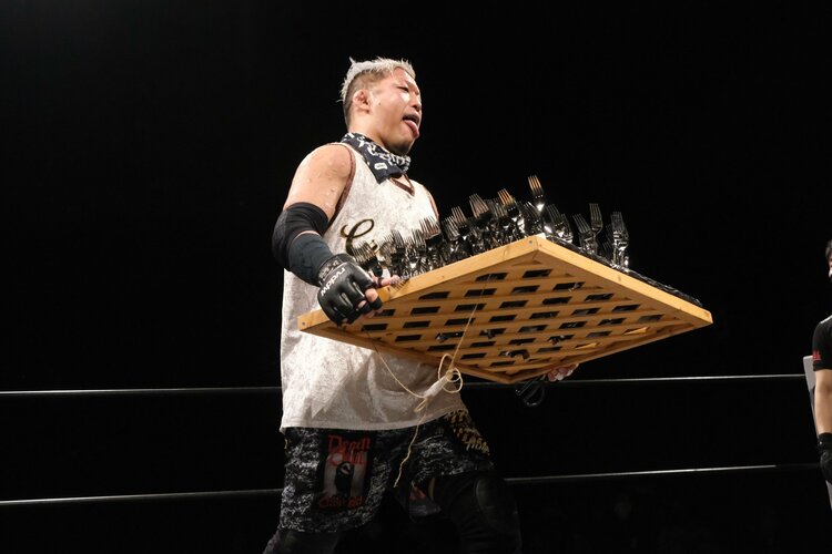 葛西純を見ろ、この背中を見ろ」“デスマッチのカリスマ”は、2連敗でも