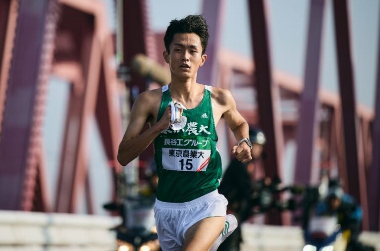 全日本大学駅伝は区間3位も歴代の区間記録を上回る区間新記録を叩き出していた前田和摩。本人と東農大の関係者に話を聞いた ／ photograph by Yuki Suenaga