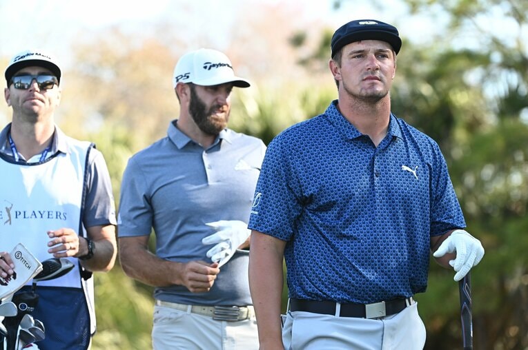 新ツアー側はダスティン・ジョンソン（中央）やブライソン・デシャンボー（右）らトッププロらにオファーを出しているようだ　©Getty Images