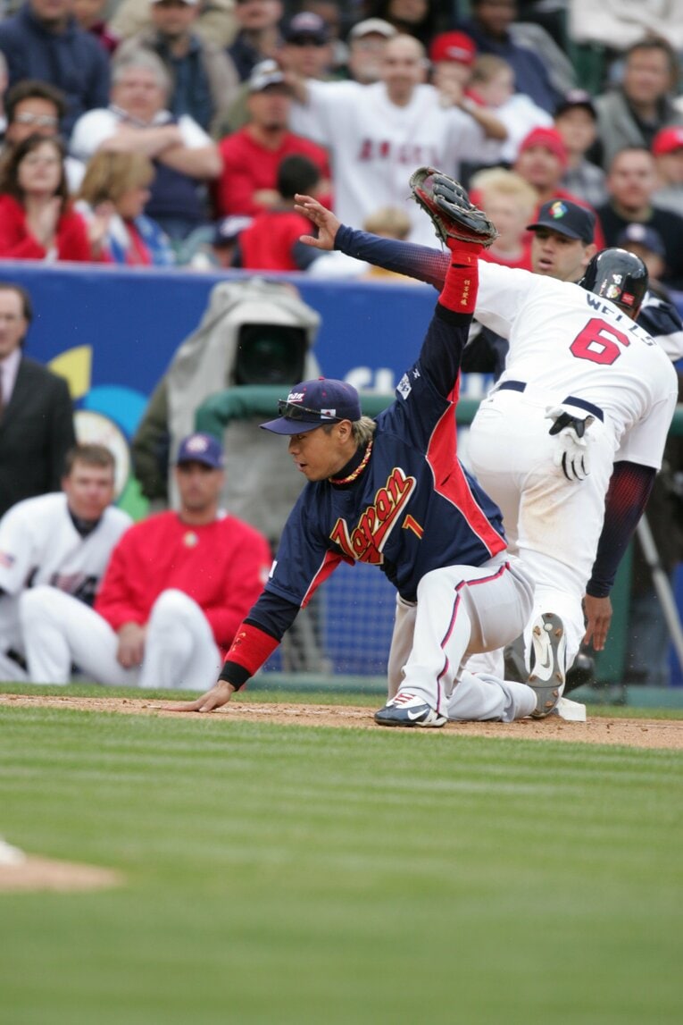 2006年WBC第2ラウンド、日本対アメリカ戦に出場した岩村　©Naoya Sanuki