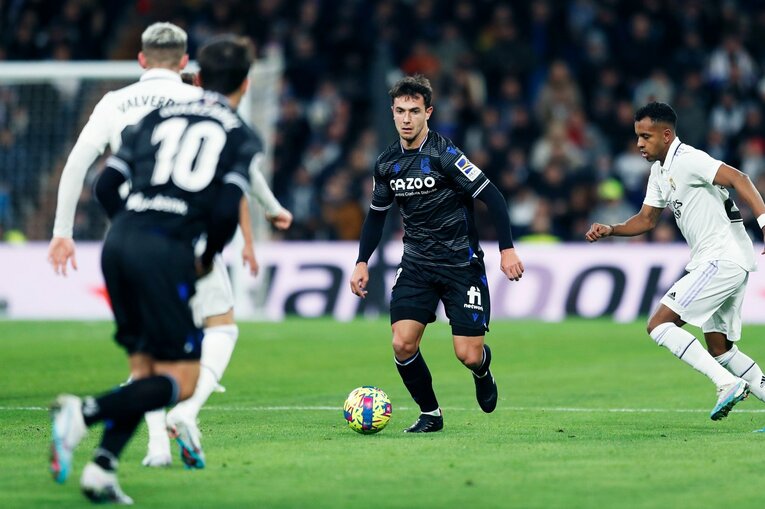 「クボのソックスに穴が！」バルサに続きマドリーも“久保建英が脅威”だった…現地撮影で感じた出色の貢献「クロースが苦虫を」(21)