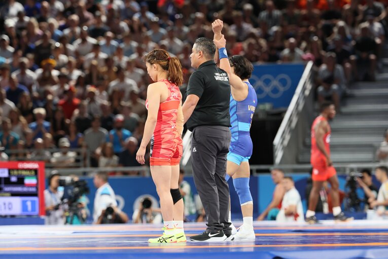 レスリング女子50kg級1回戦、須崎優衣vs.ビネシュ・フォガト　©Kaoru Watanabe/JMPA