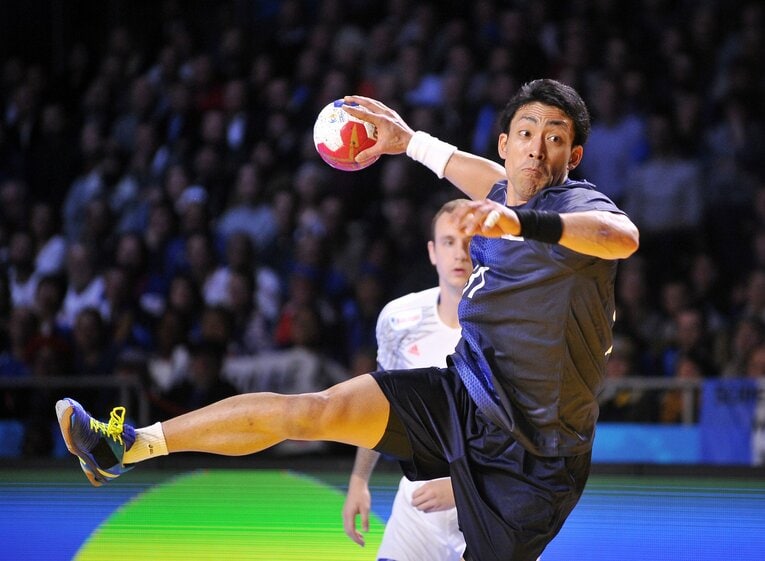 日本代表としても活躍した銘苅。その選手が練習に与えた影響は大きかった　©AFLO