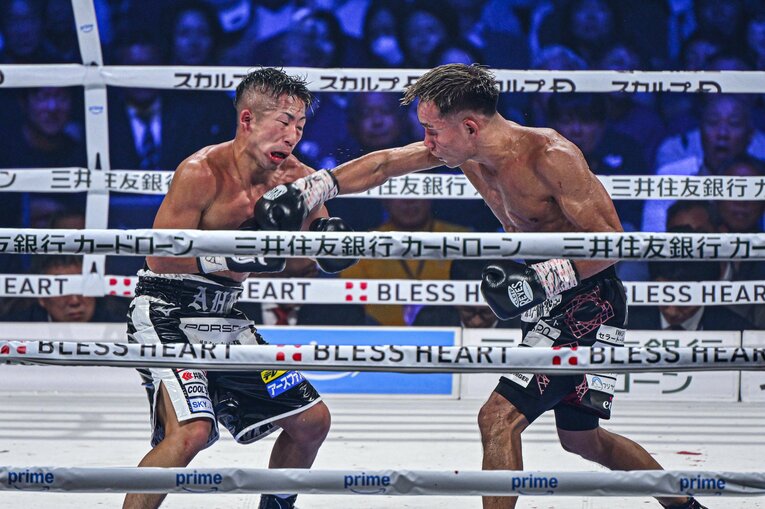 堤聖也の右ストレート　©Takuya Sugiyama