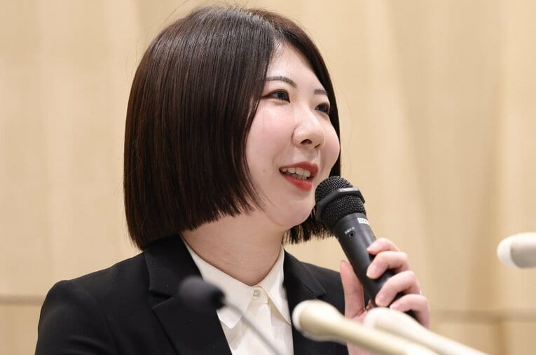 女流棋界で圧倒的な実績を残してきた西山朋佳女流四冠。初の女性棋士としての歩みが始まる ／ photograph by JIJI PRESS