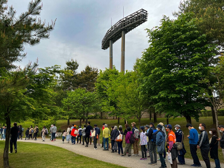 5月15日、11年ぶりの信州ダービーを控えた南長野運動公園の大行列