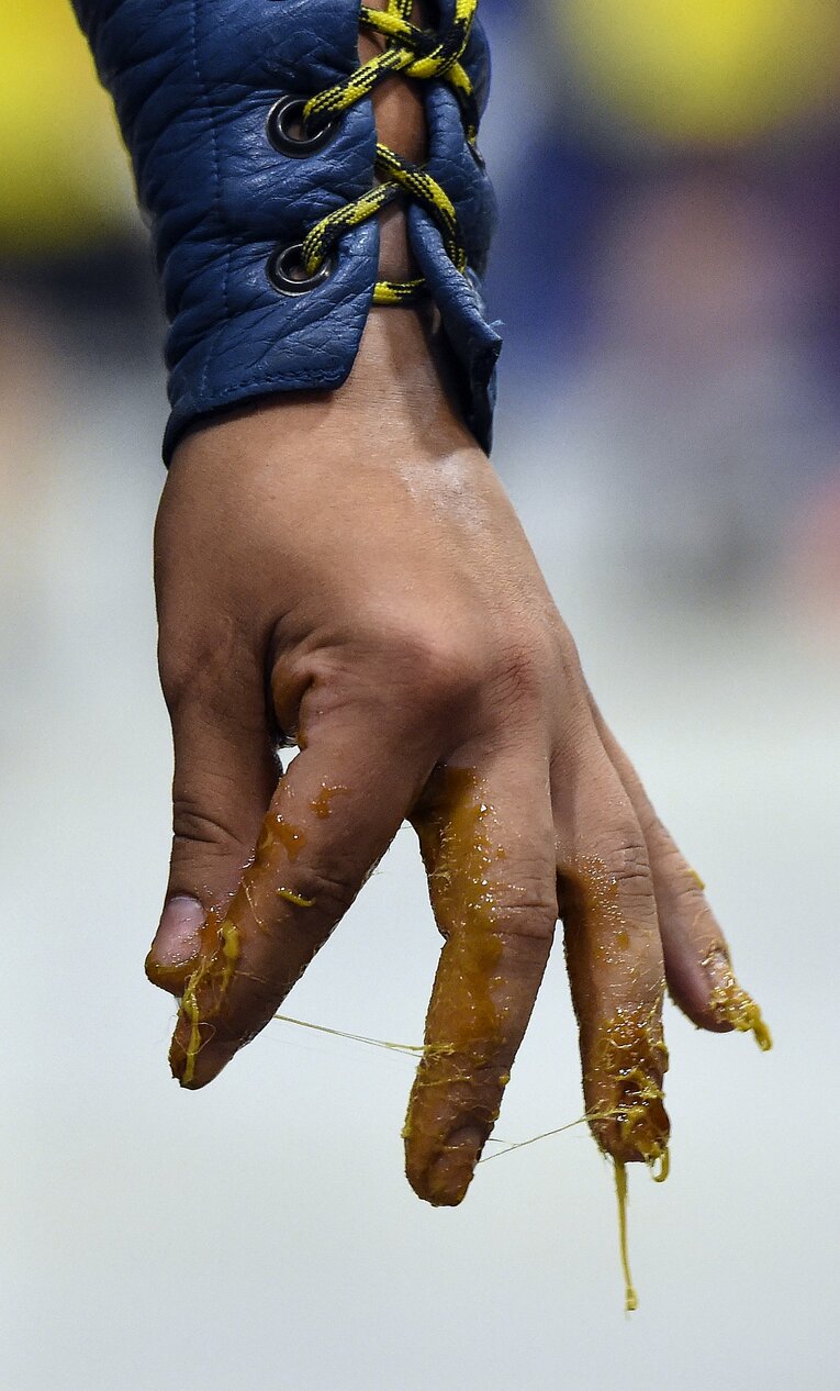 これが「スパイダー・タック」の実物。まるでボンドのごとき質感だ　©Getty Images