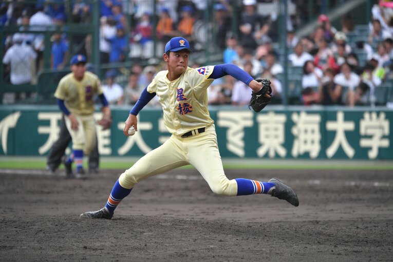 2019年夏の甲子園決勝、履正社戦での奥川恭伸　©︎Hideki Sugiyama