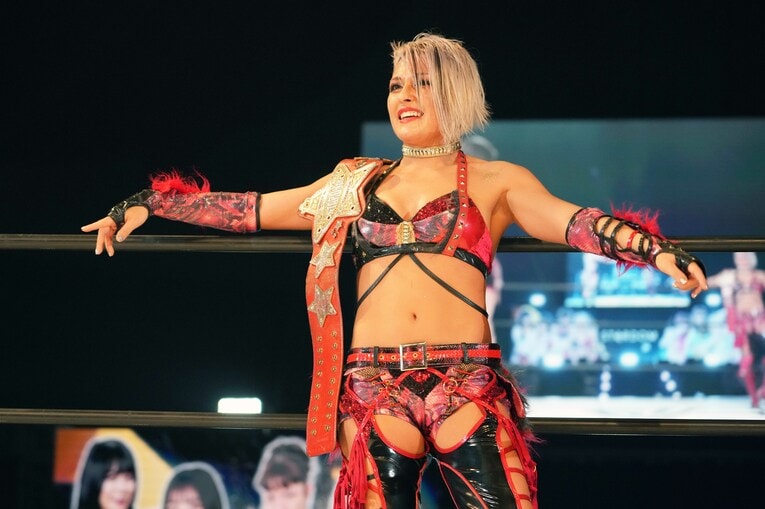 赤いベルトの王者ジュリア