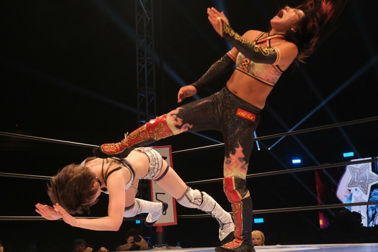 水着グラビアも披露のアイドル路線から急転換…素顔は“オラオラ”、スターダムのベルトも獲得した岩田美香の渇望「総合格闘技かキックにも」(22)