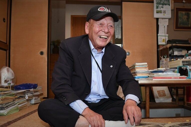 笑顔で若かりし日の思い出を振り返る田中茂樹　©Koh Tanaka