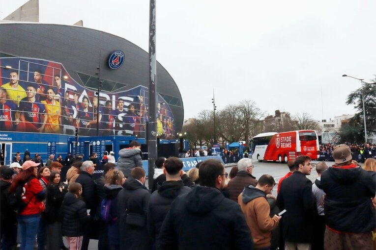 ランスのバスでガッカリ　©Daisuke Nakashima